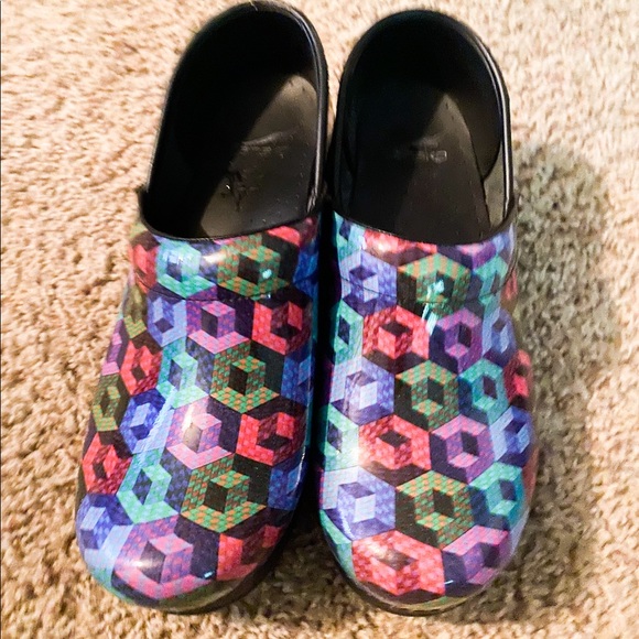 Dansko Nursing Shoes - Picture 3 of 6